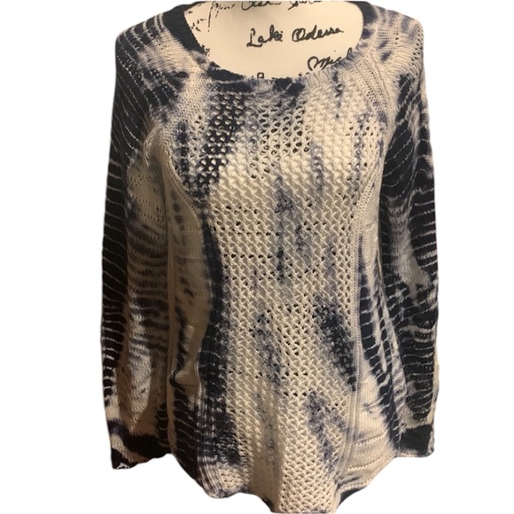 Two by Vince Camuto Sweater - Picture 2 of 6